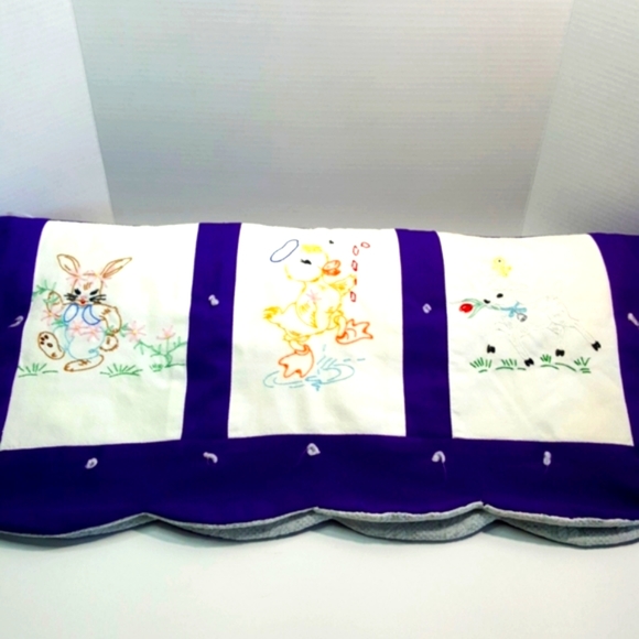 Vintage Handmade Baby Child Quilt Coverlet with Baby Animals - Picture 10 of 13